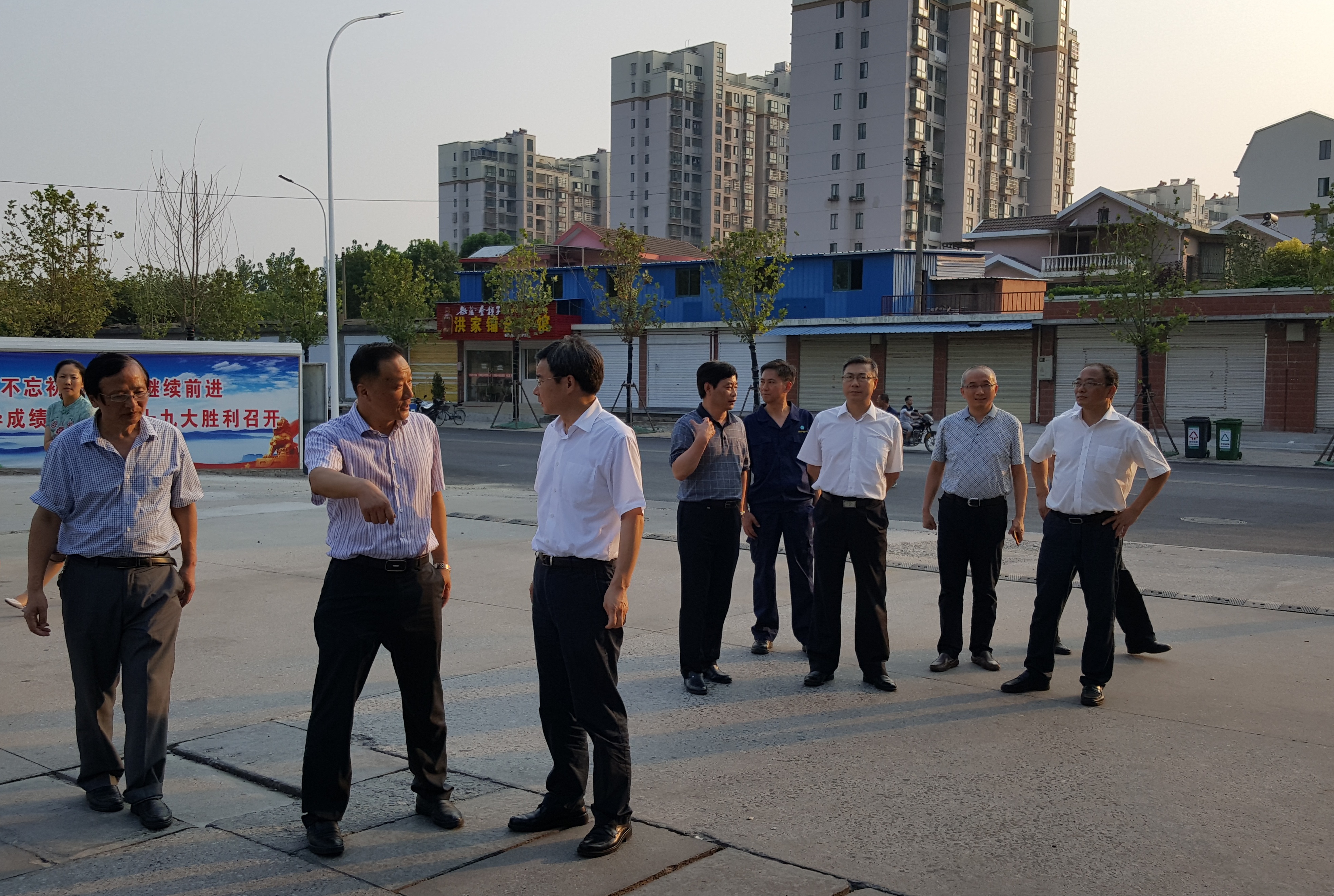 陳冰冰市長陪同省住建廳廳長張?zhí)炫嗟桨矐c港華燃?xì)舛讲楦邷靥鞖獍踩a(chǎn)防范應(yīng)對(duì)工作