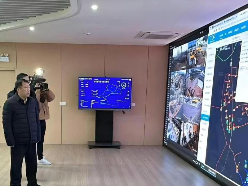 市長(zhǎng)張君毅一行看望慰問燃?xì)夤ぷ魅藛T